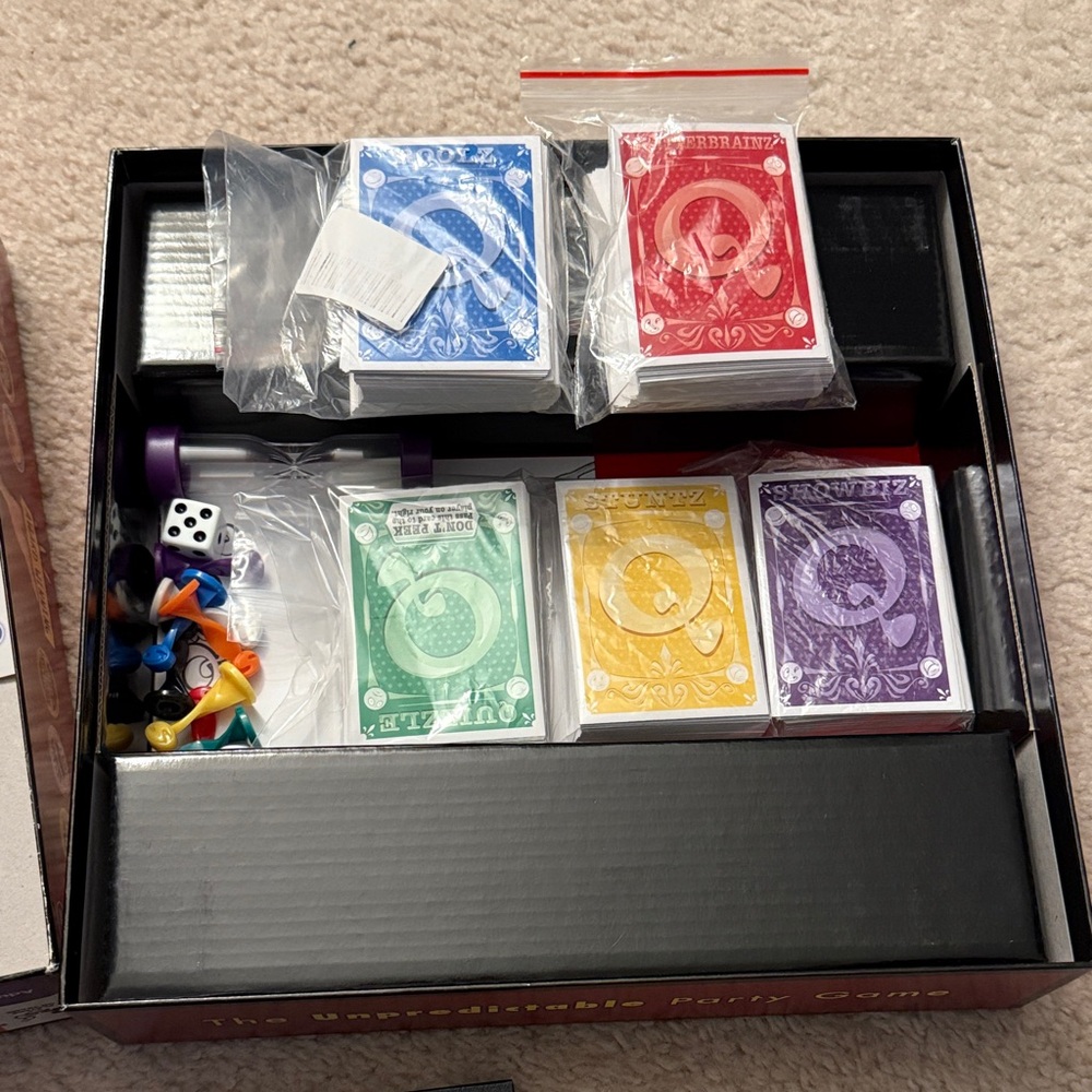Quelf Party Game - Picture 2 of 12